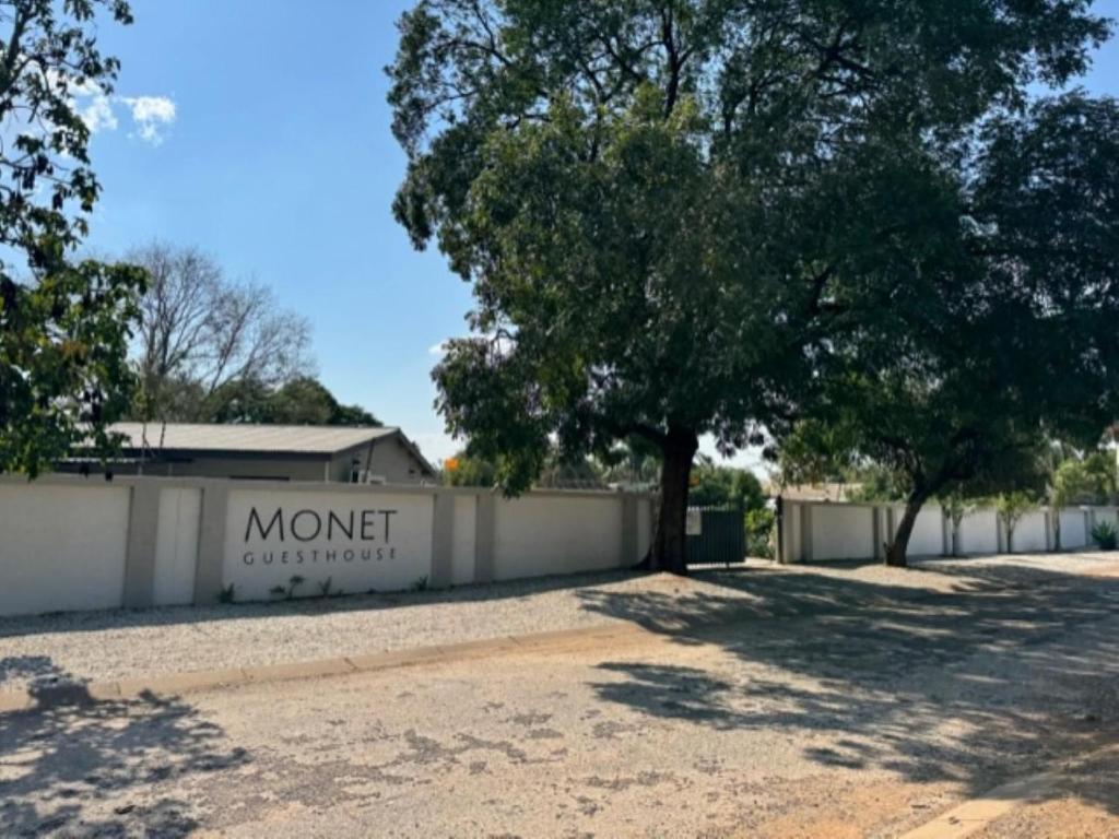 Monet Guesthouse