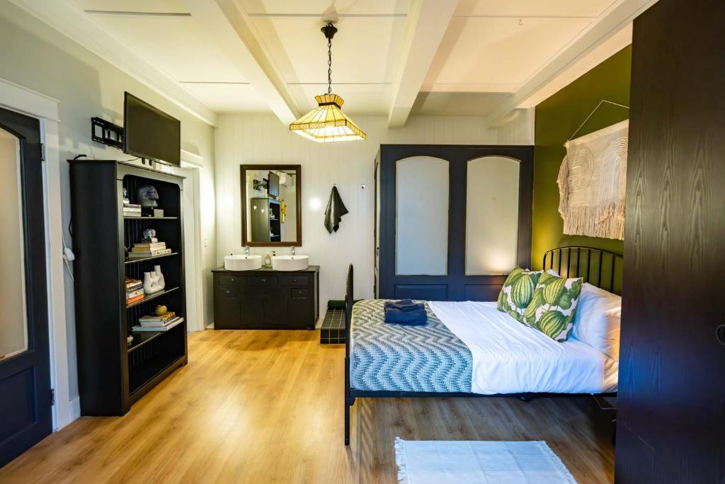 Green Point's SANCTUARY - Indulge in an Urban Oasis