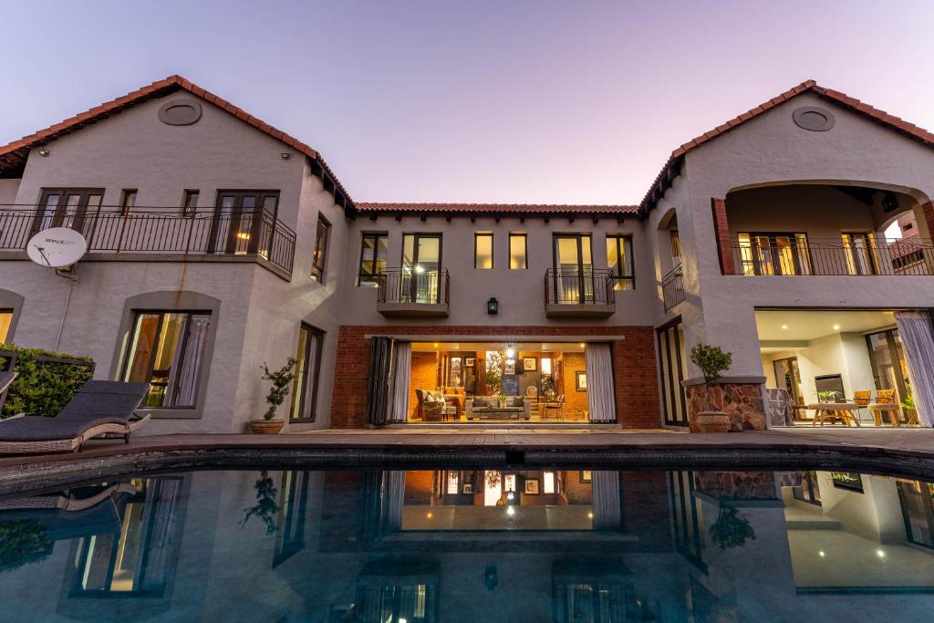 Mount High Luxury Country Estate