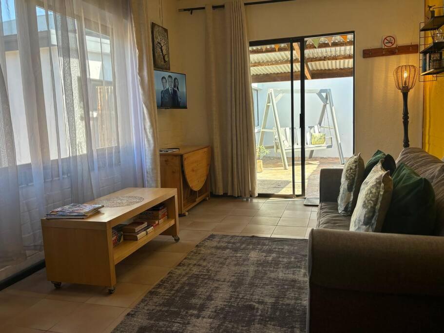 Mountain Views, beach walks, heart of old village