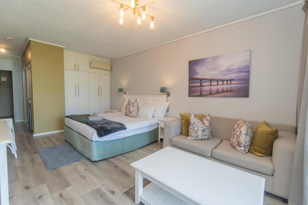 Ocean Oasis Brookes Hill Suites