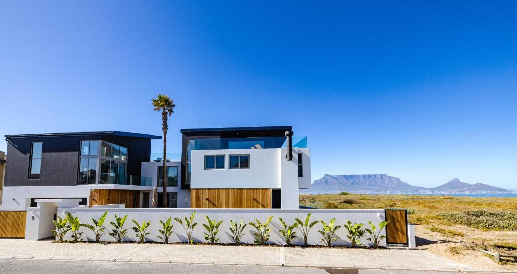 Ocean 9 - Sunset Beachfront Residency