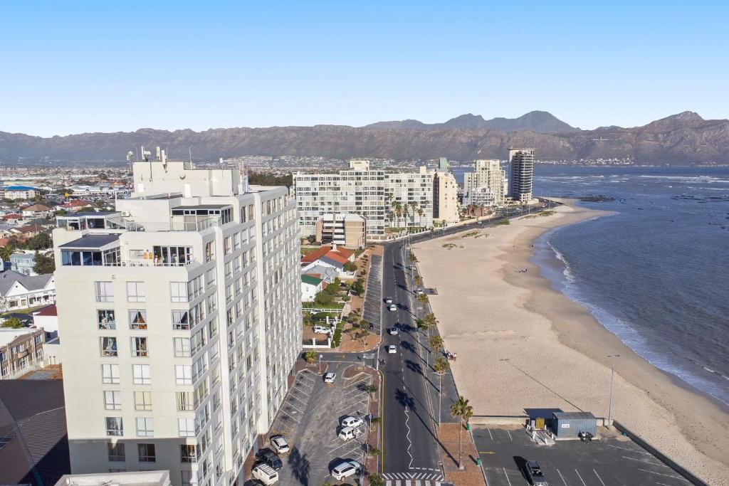 Odeon Towers 1102 by Host Agents