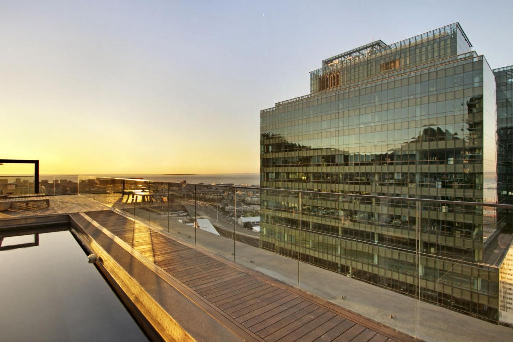 16 On Bree - Unit 2810