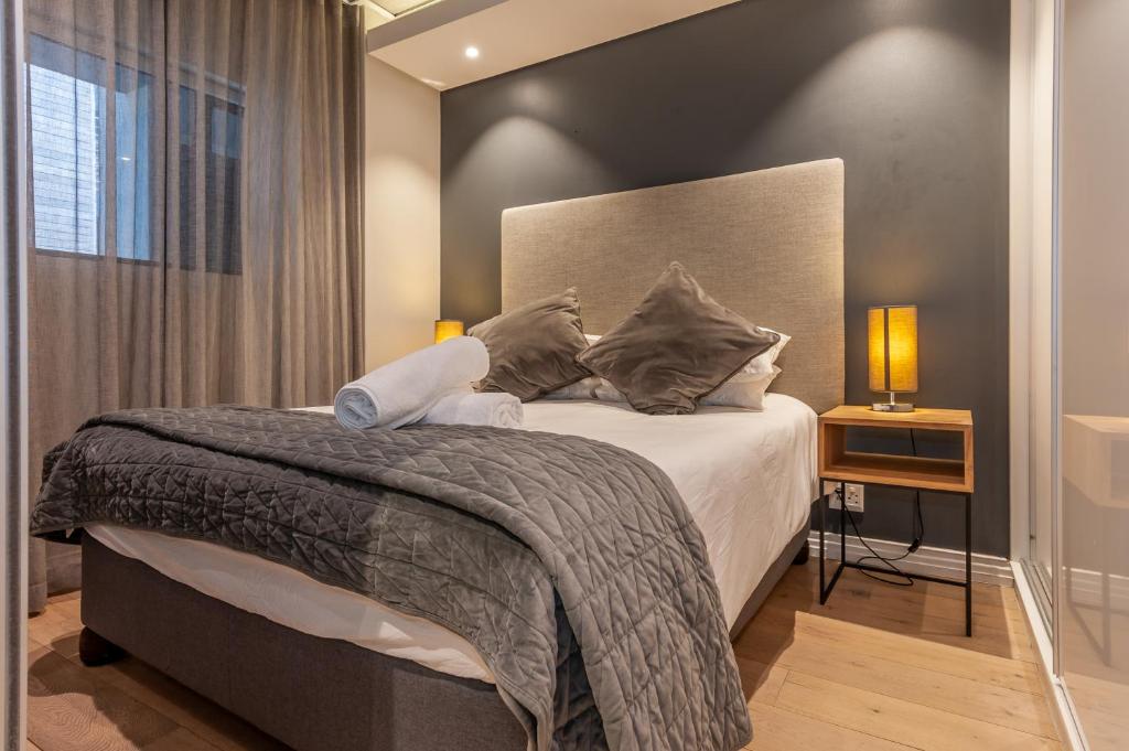 One Bed, Suite 504 Table Mountain Views