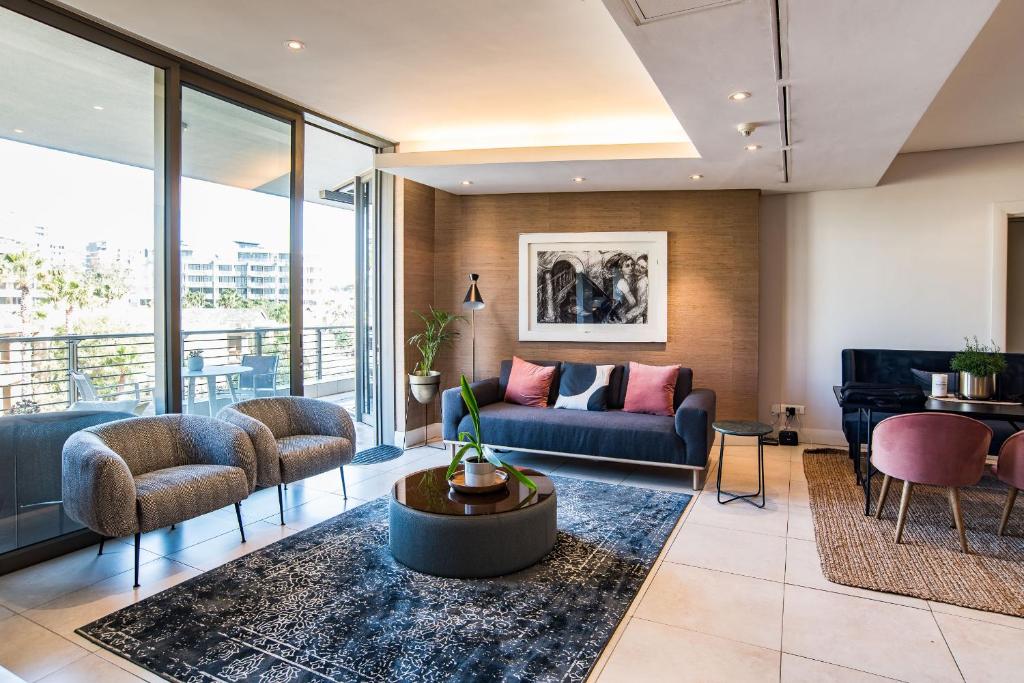Elegant Waterfront Apartment with No Loadshedding