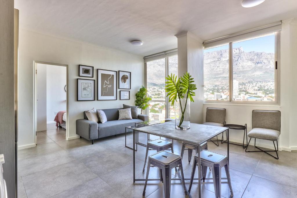 Perspectives 2 Bedroom/ 2 Bathroom Apartment
