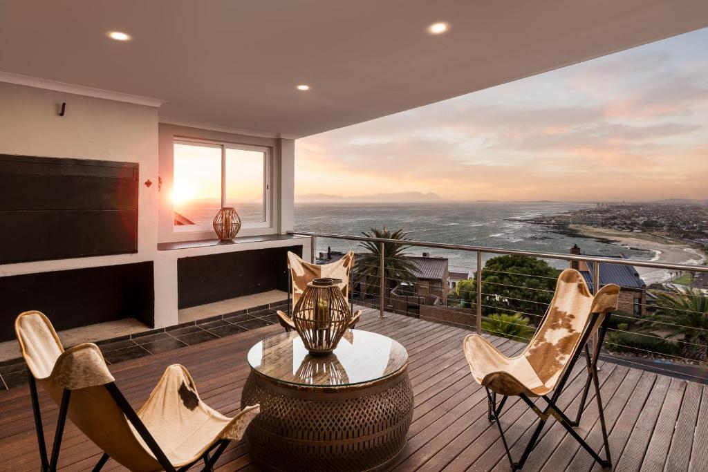 Phezulu Manor, Panoramic Views, Serviced Retreat
