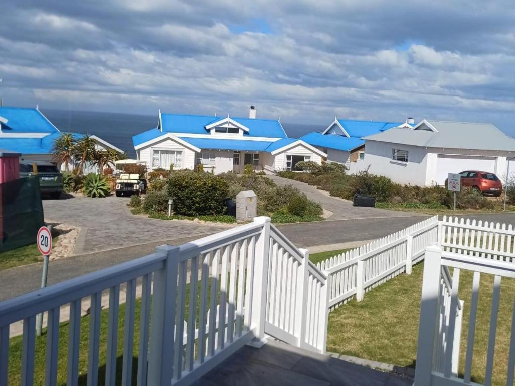 Pinnacle Point Units