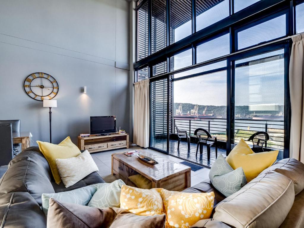Point Bay - Super Stylish for Less