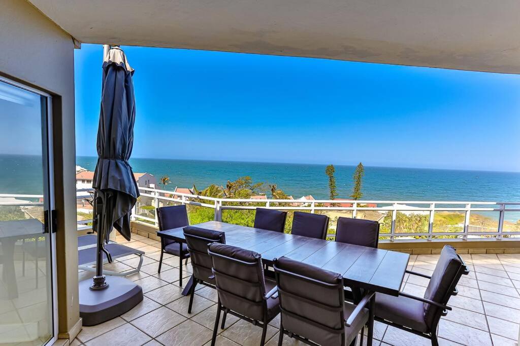 Les Dauphine 3 - Premier Beach Front Apartment