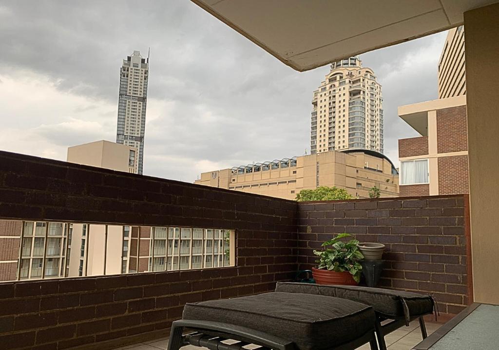 Luxurious 3-Bedroom Sandton Retreat at 7 Alice Lane