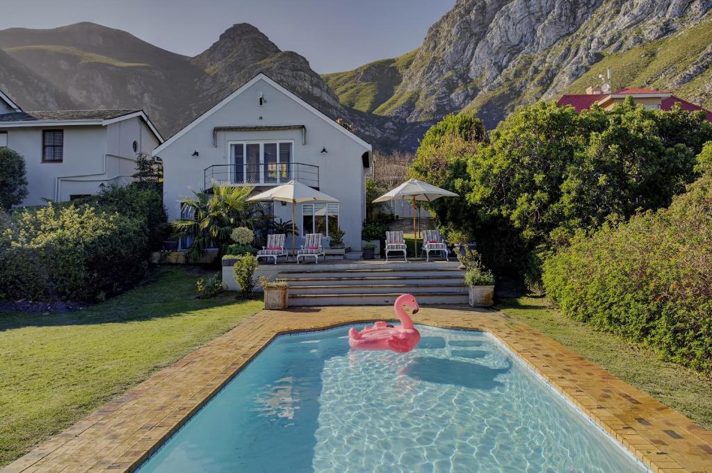 Protea & Pincushion Cottages