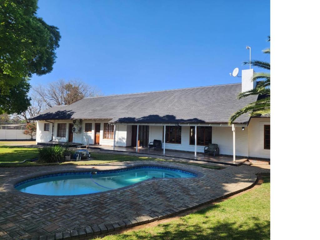 Pyramid Guest Lodge