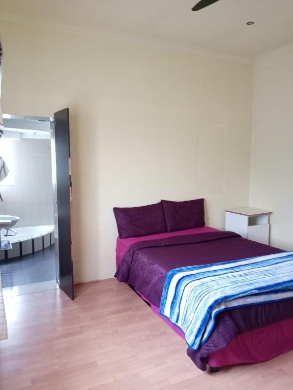 Qten Hyper Home
