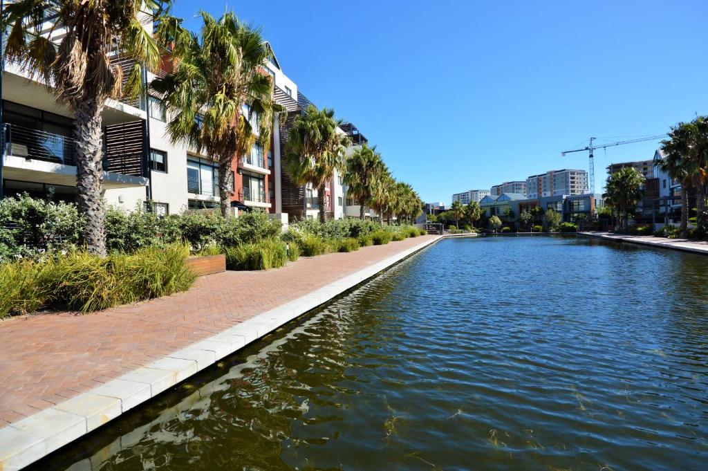 Quayside 1 Bedroom Apartment in Century City