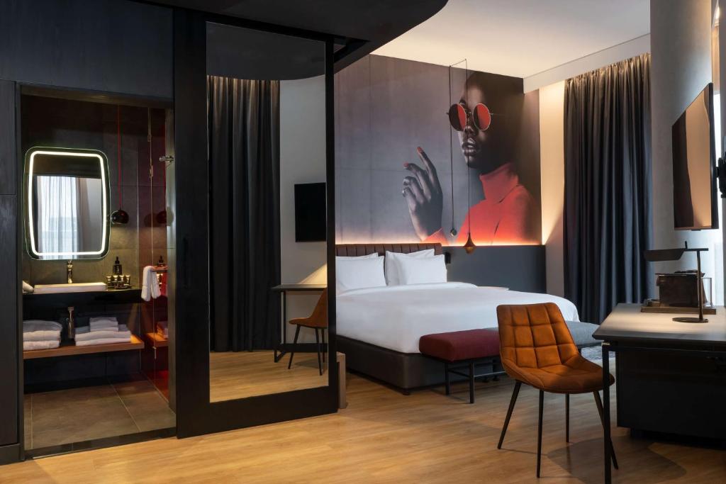 Radisson RED Hotel Johannesburg Rosebank
