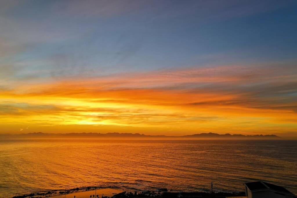 Relax,Revive,Reset & enjoy the sounds of the sea!