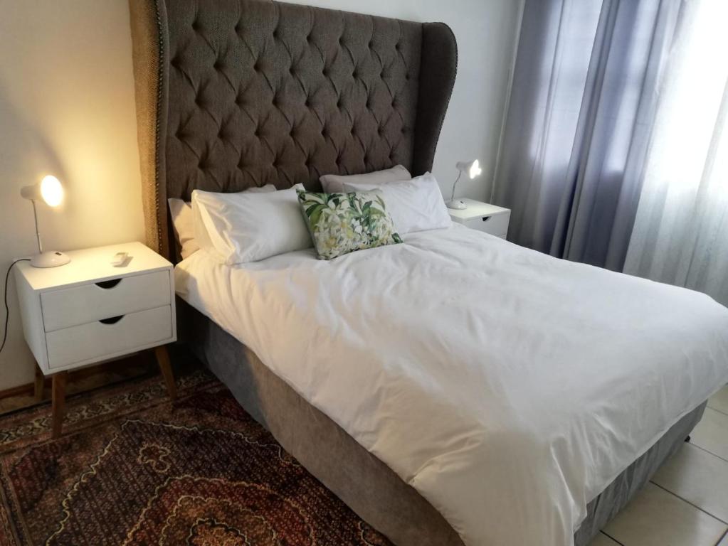 Rondebosch East Garlandale STRICTLY HALAAL, fresh garden cottage