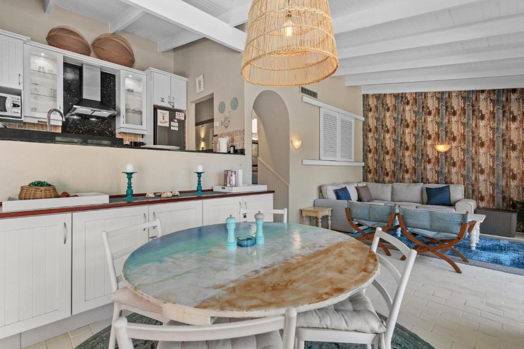 San Lameer Villa 2020 - 2 Bedroom Classic - 4 pax - San Lameer Rental Agency
