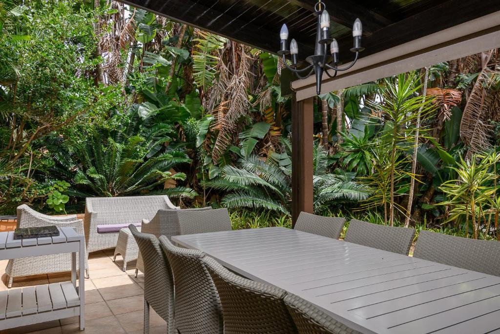 San Lameer Villa 2810 - 4 Bedroom Classic - 8 pax - San Lameer Rental Agency