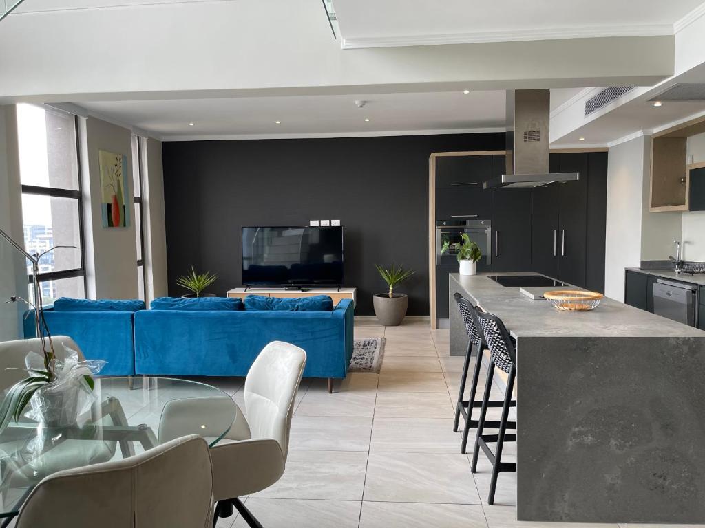 Sandton Smart Apartment Sixteen