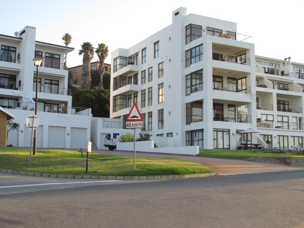 Point Village Accommodation - Santos 7