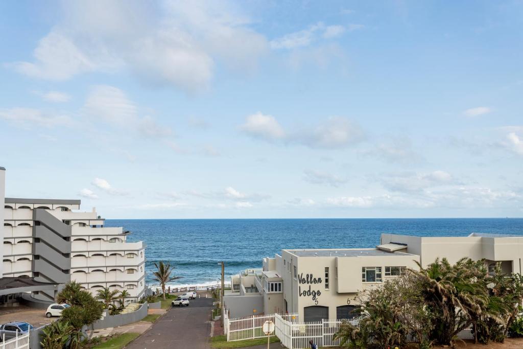 Sea La Vie- trendy apt with solar power & sea views
