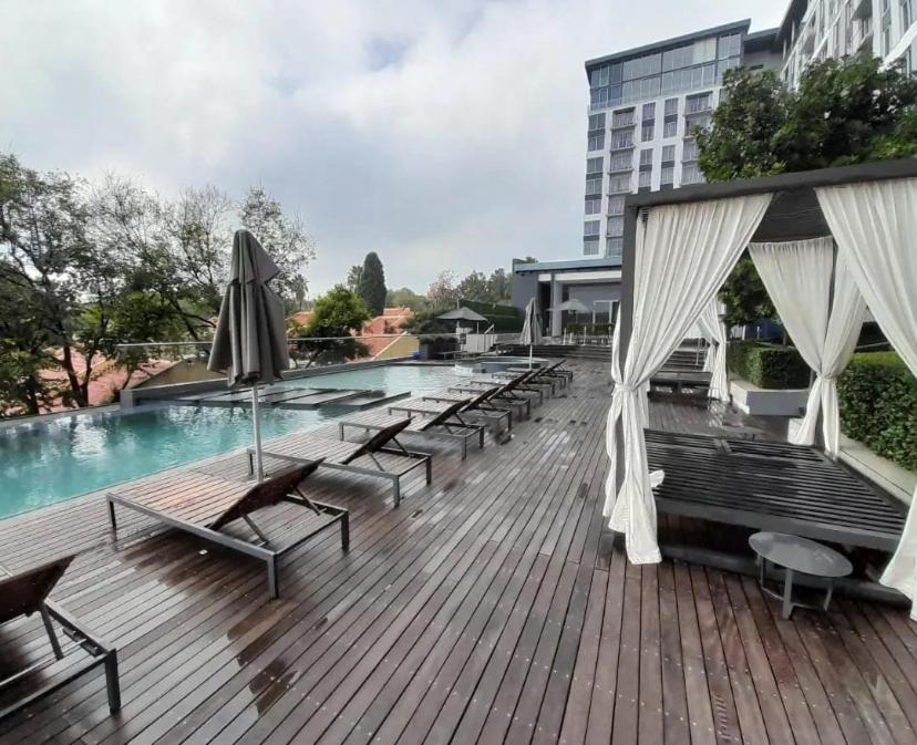 Hotel Apartment in Sandton PRIVATE UNIT