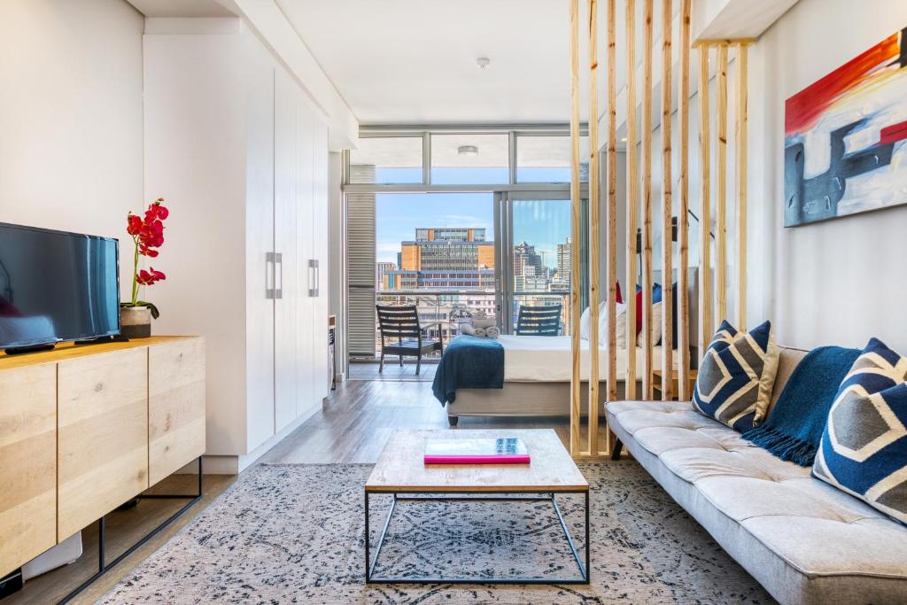 Backup-Powered Urban Sanctuary near Table Mountain