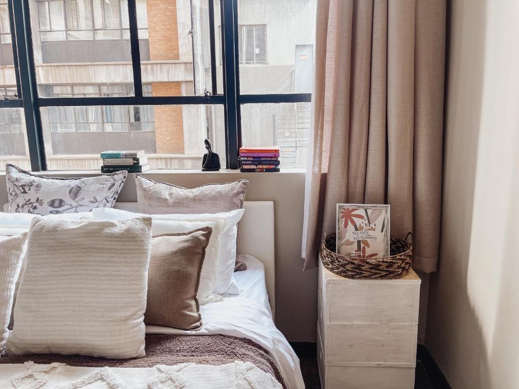 Solo or couples studio in the heart of Maboneng
