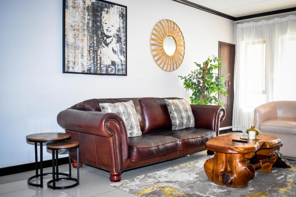 Walford Estate, Spacious Private, Modern luxury living