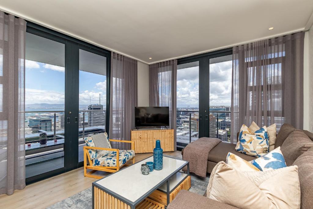 Spacious Apartment at 16 on Bree with great views