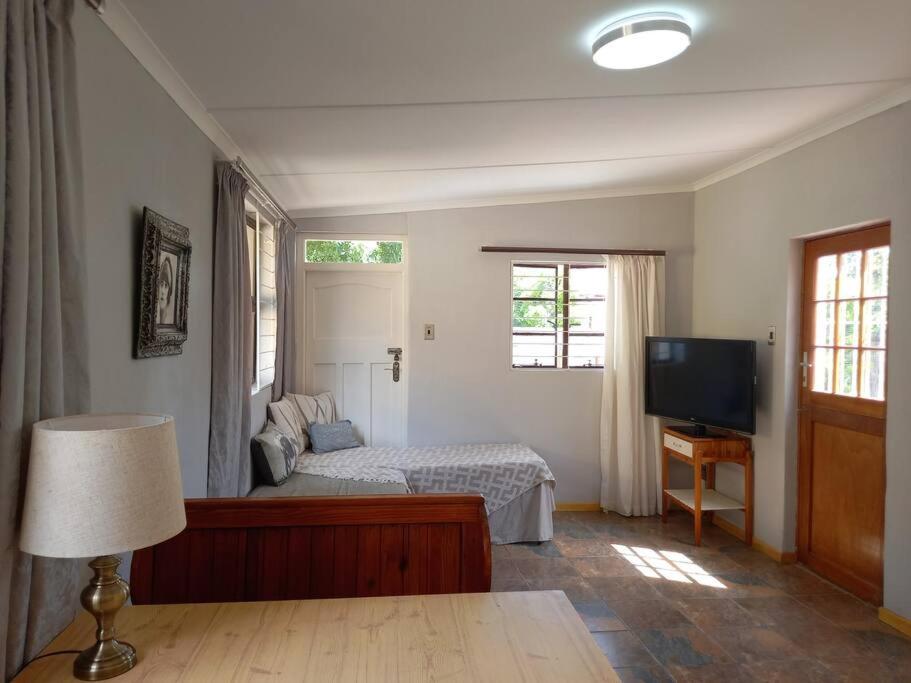 Spacious, bright private flat