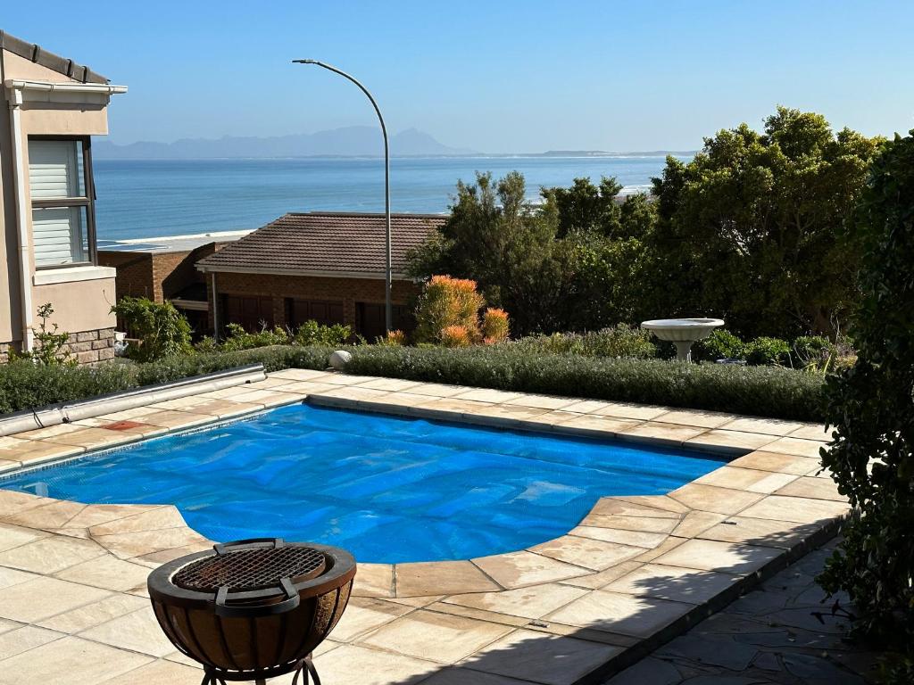 Strelitzia - 4 Star Self-Catering