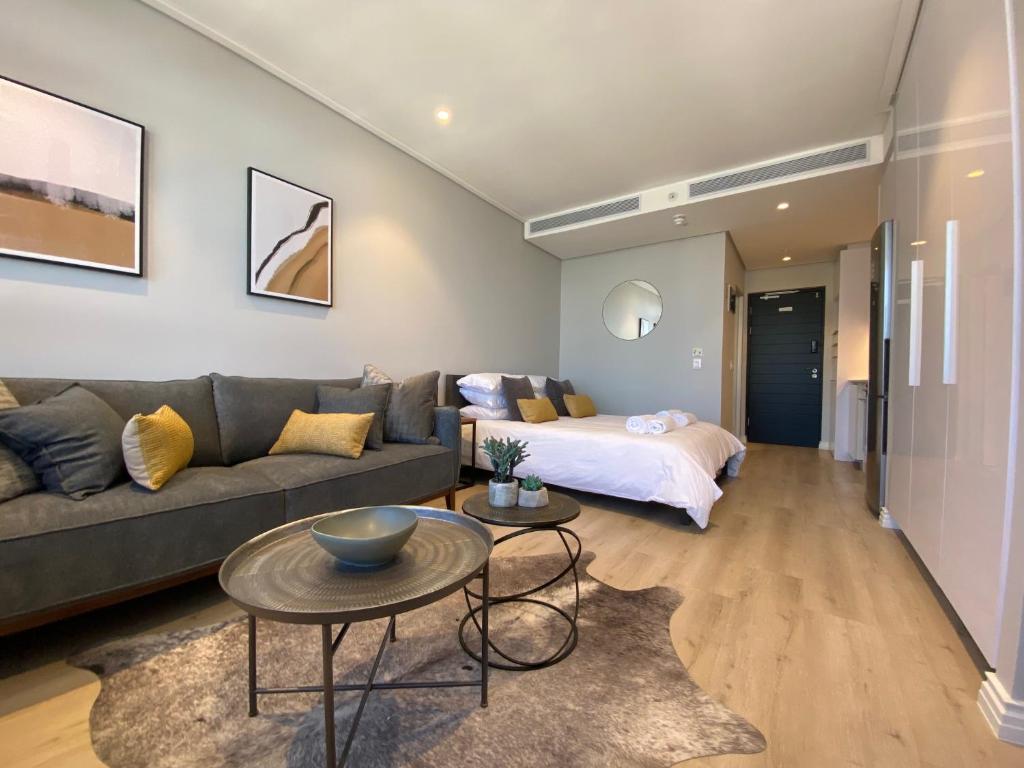 2505 Studio in Central Cape Town, Wi-Fi, pool, free parking
