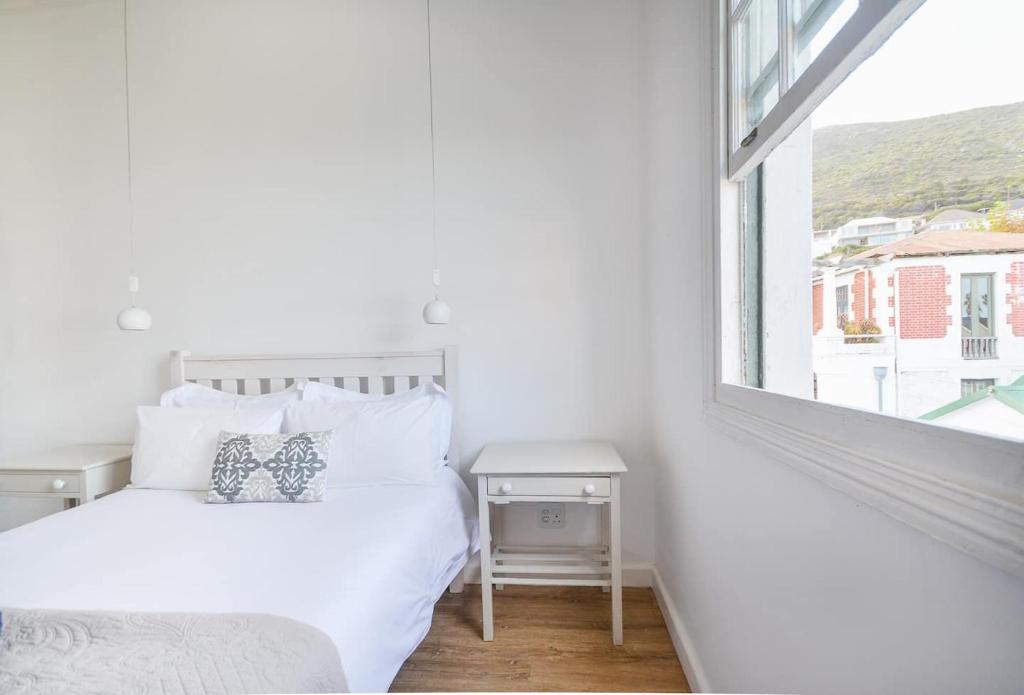 Windsor Cottage By Open Home