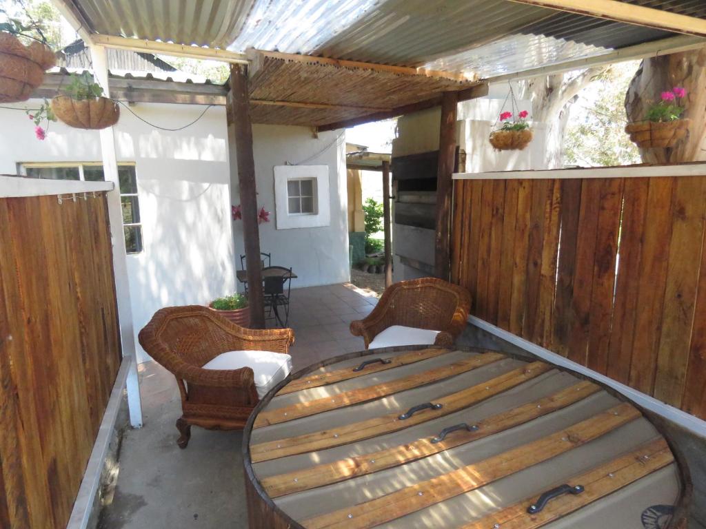 Swartberg Backpackers