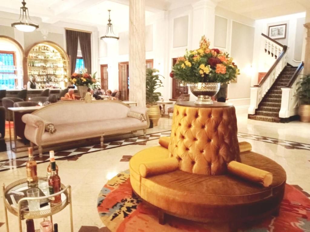 Taj Deluxe Executive or Family suite, kitchen & living area & stunning Table Mountain Views