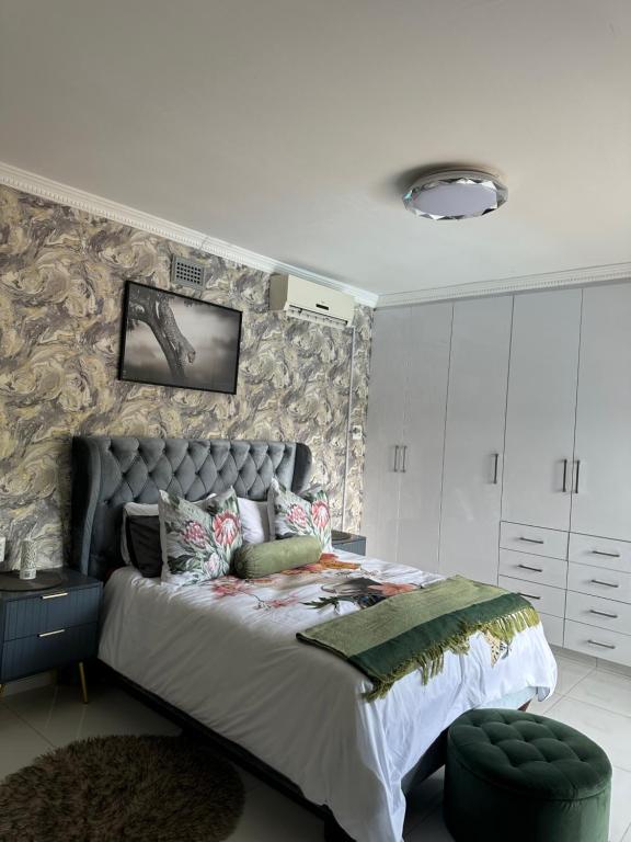 The Azania Lux