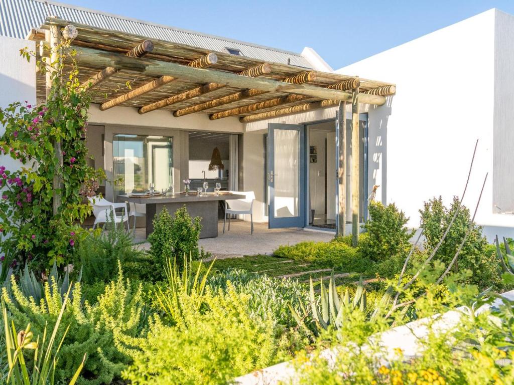The Cottage Collection Paternoster