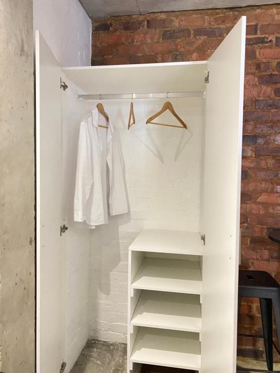 The Nook at Maboneng -24hr security, WiFi, cozy home