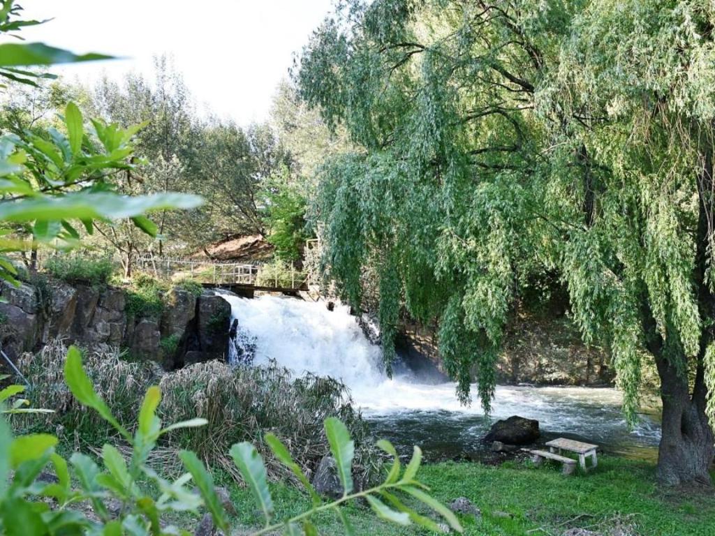 The Falls Cottages