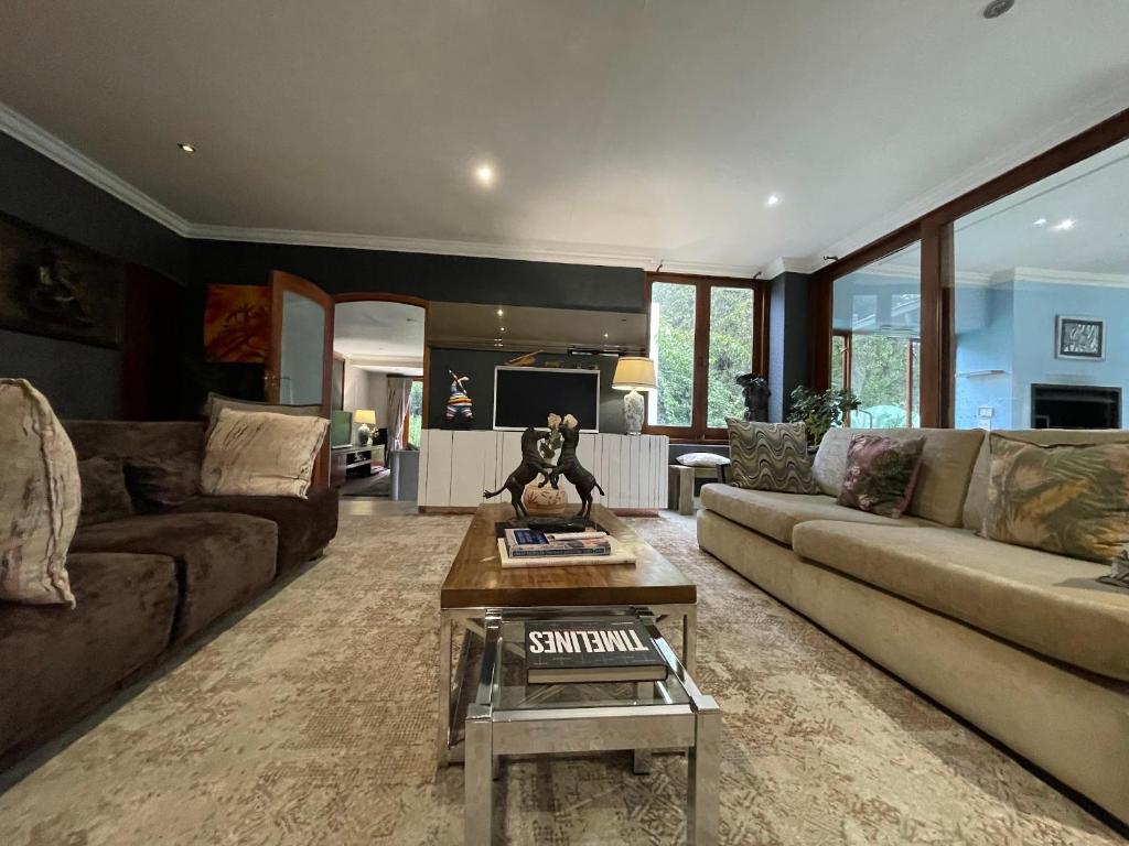 The Ridgeback, 4 Bedroom House Bryanston