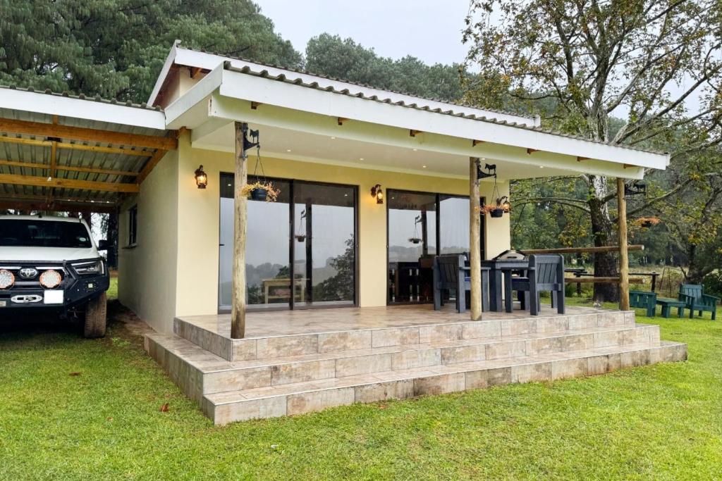 Nyathi Hideaway