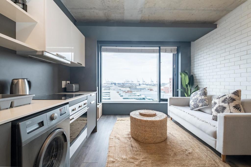 The Wex - 6th Floor Apartment with Parking