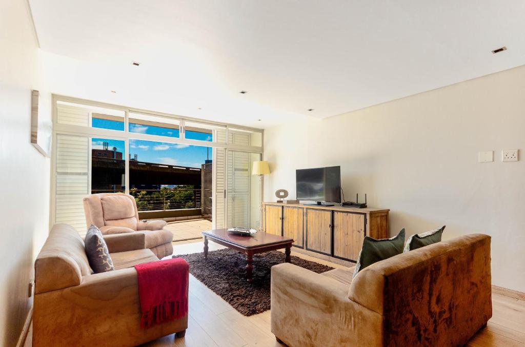 Three Bedroom Apartment - fully furnished with balcony
