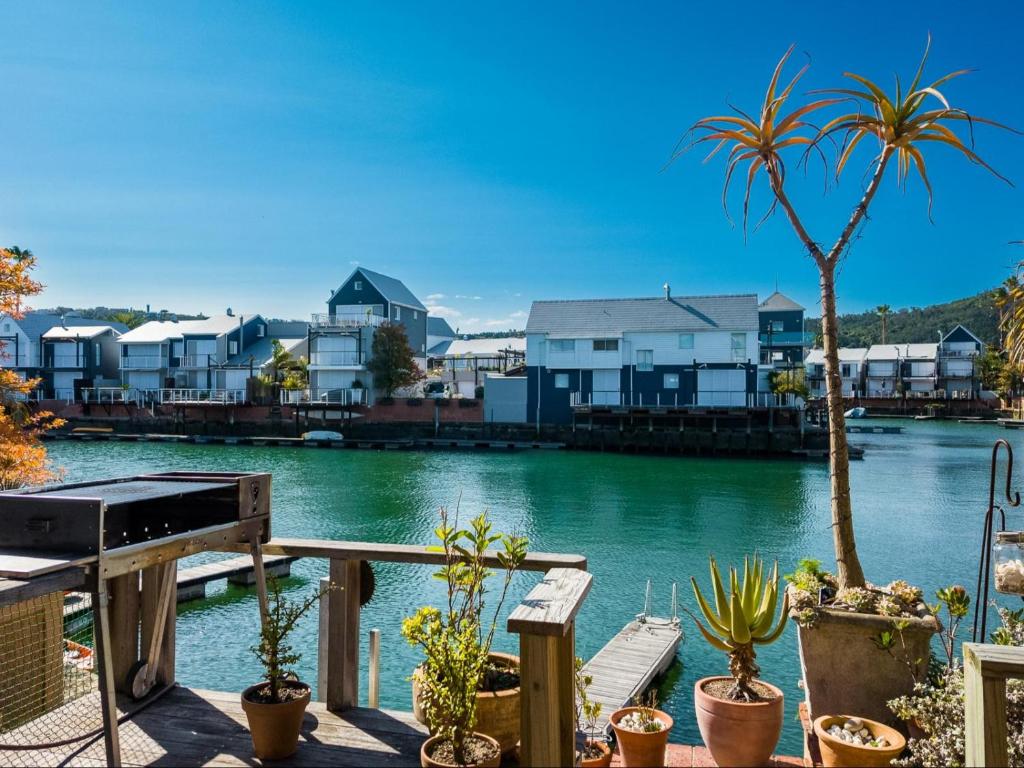 Three Bedroom Waterfront Holiday Home