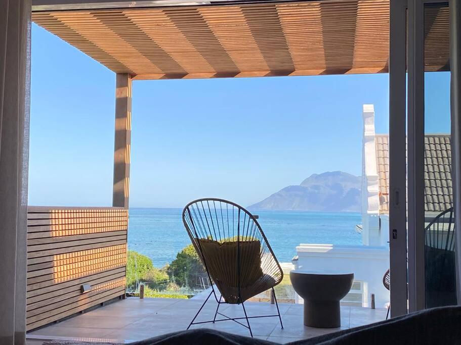 Trendy Kommetjie Beach Villa