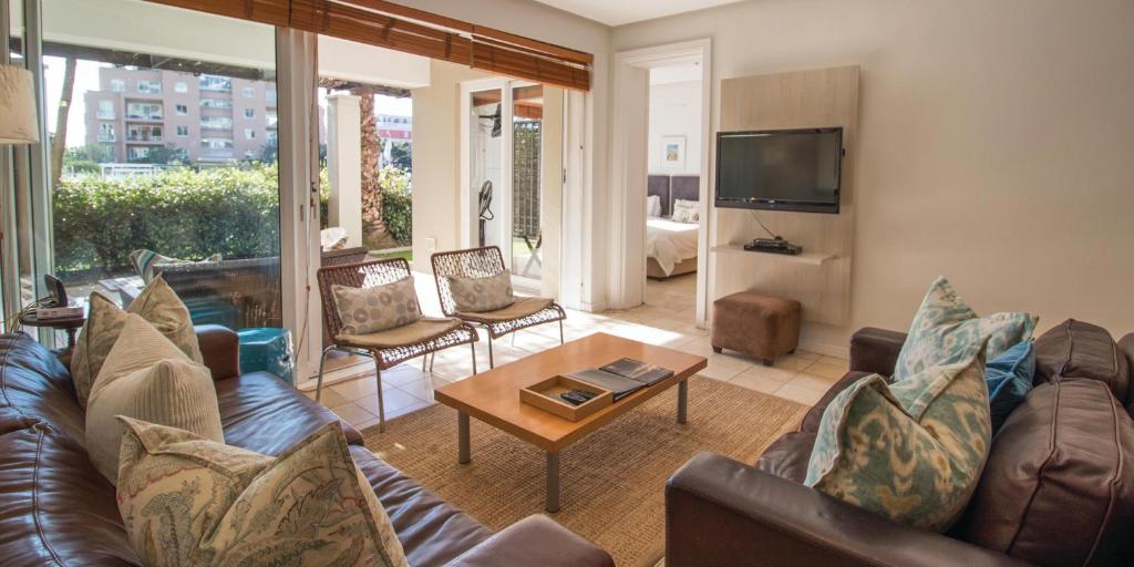 Two Bedroom Apartment - fully furnished and design